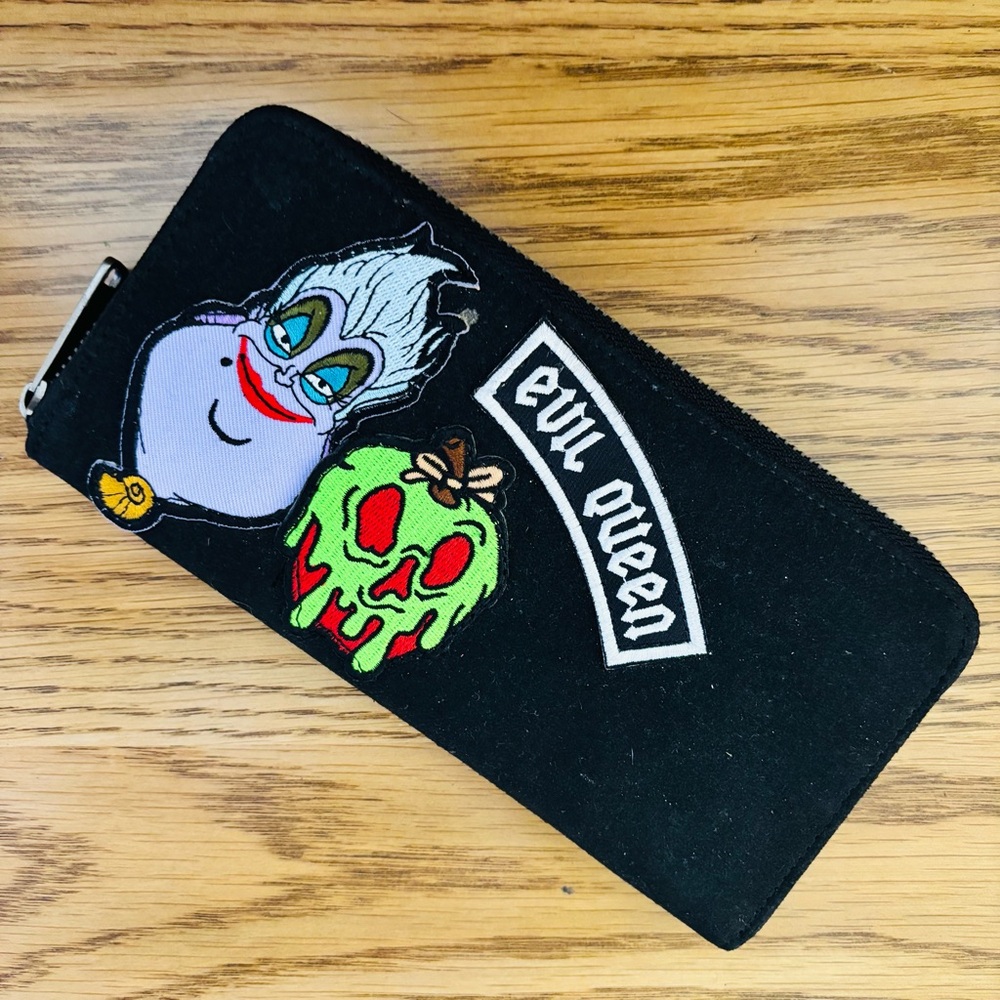 Disney Loungefly Evil Queen Ursula Villains Zip Around Wallet Black